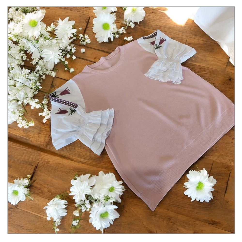 Dusty Pink Pullover Knit Top w/White
Embroidered Floral Puff Sleeves Sz S-M EUC